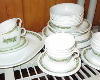 Vintage Corelle Spring Blossom (Crazy Daisy) Dinnerware