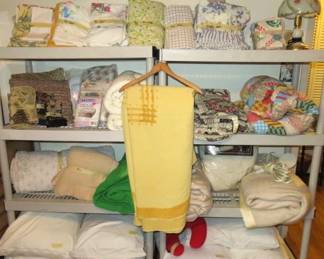 Linens Size Full/Queen Sheet Sets/Blankets