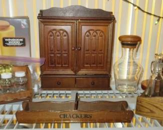 Vintage Spice Racks/Wood Caddy Cruet Set