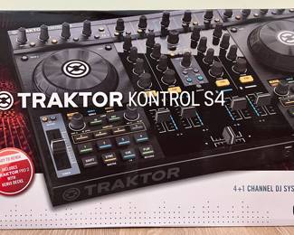 Traktor Kontrol S4 4+1 Channel DJ System