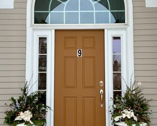 (2) Lightweight Planters
