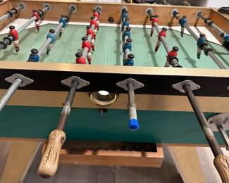 Table foot competition Jupiter 6 stars from 1970.  https://www.babyfootvintage.com/69-baby-foot-jupiter