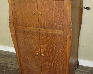 Oak Victor Victrola