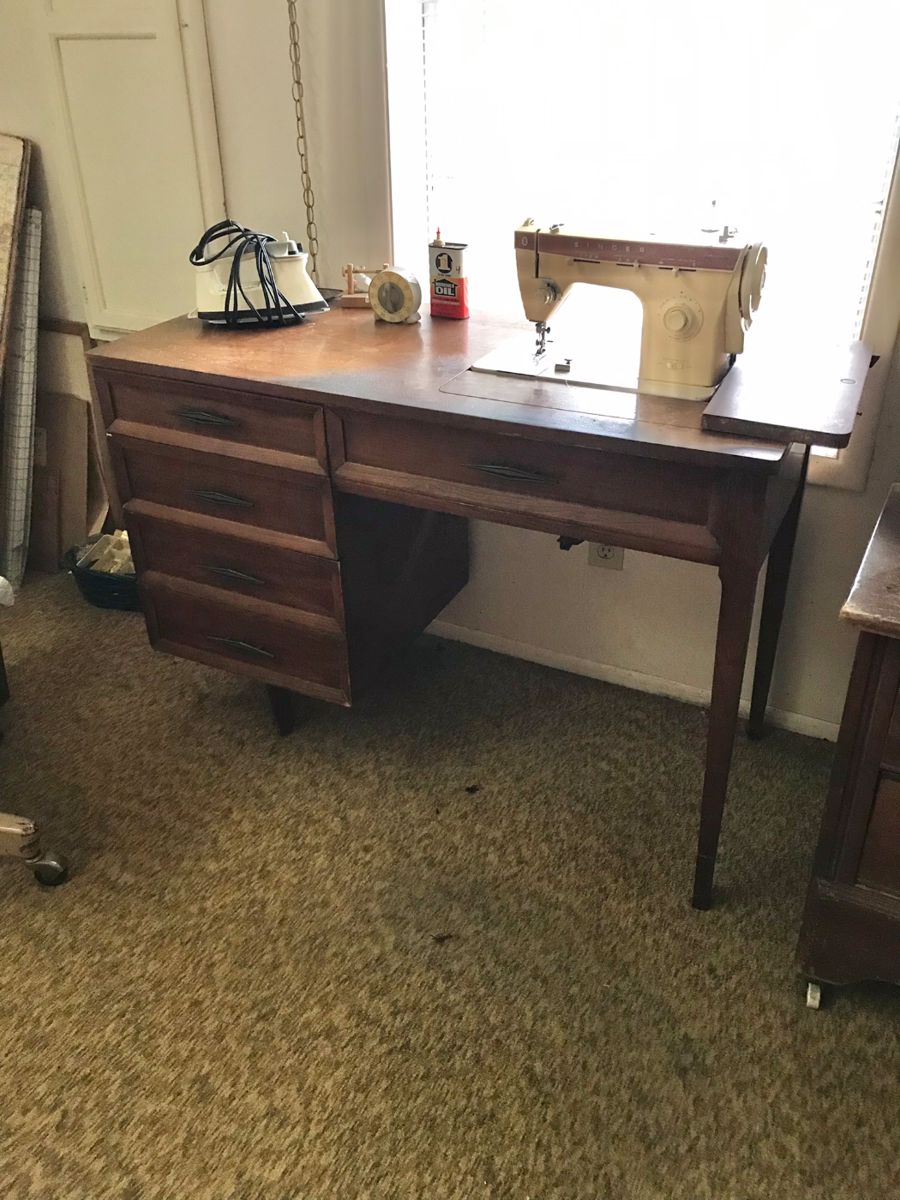 Devall Estate Sale Appelts Hill in Hallettsville, TX starts on 2/1/2024