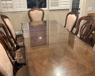 Dining table with 8 chairs  495 