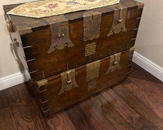 Two tonsu chests    125 each 