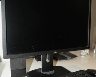 Dell Computer Monitor & Keyboard