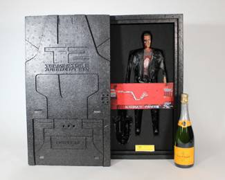 39. Terminator 2 Statue