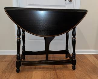 Item:  42 -  $100.00 - Leafed Table