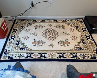 Item 30:  Price:  CFP  Rug