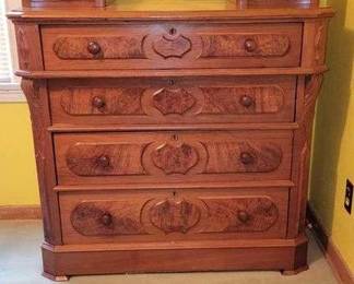 Antique Victorian Dresser. 6 Drawer