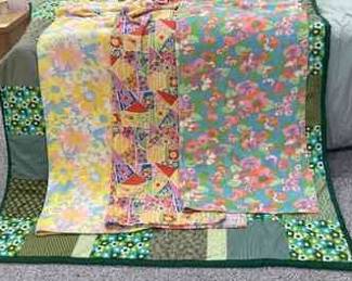 Groovy Towels And Twin Quilt 