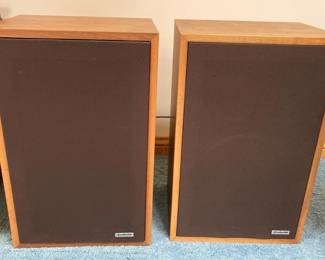 Pair Of Speakerlab Speakers 