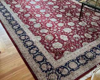 Machine Woven Wool Floral Area Rug