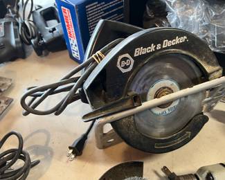 Black and Decker Saw