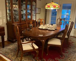 Thomasville dining table and chairs