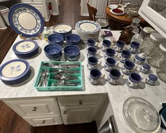 Pfaltzgraff Pottery Villa Flora Dish Set!