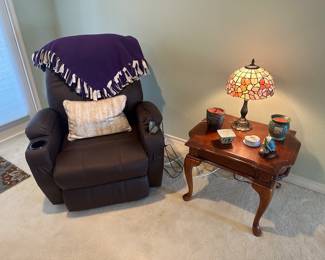 A Vert Nice Lift Chair With Massage & Heating Features!