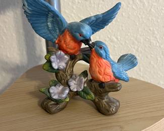 Bird figurines