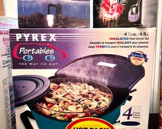 Portable hot pack container for food