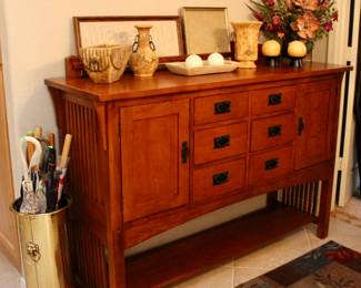 Hallway storage cabinet and display surface