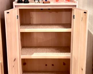 Storage cabinet