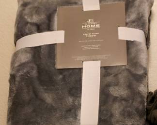 JC Penny Home comfy and soft throw blanket