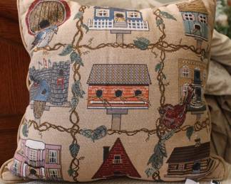 Birdhouse pillow decor