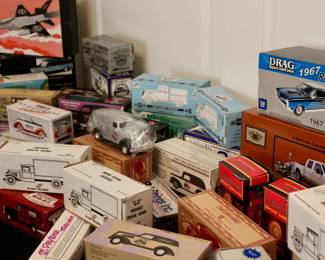 Lot of collectible sports cars