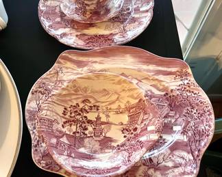 Vintage Johnson bro’s dish set from England