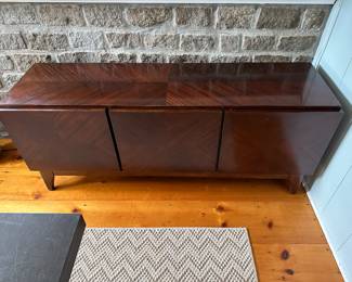 https://townandsea.com/sales/the-collected-cottage/