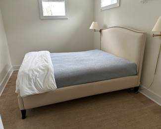 https://townandsea.com/sales/the-collected-cottage/