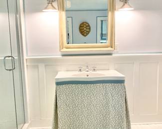 https://townandsea.com/sales/the-collected-cottage/