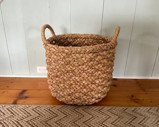 https://townandsea.com/sales/the-collected-cottage/