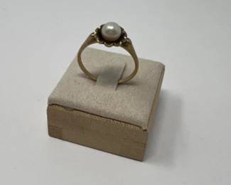 Vintage 10k Gold Ring w/Pearl - Possibly Size 10