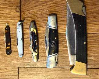Lot of Mixed Pocket Knifes