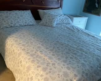 Head board solid wood with Hearts ( King Bed)