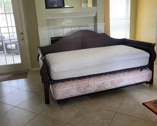 Trundle bed