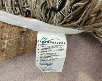 Available for Presale: R1 Shag rug from Gary Mertins Design. 5'x 7'. Excellent Condition.