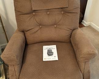 like new lift chair