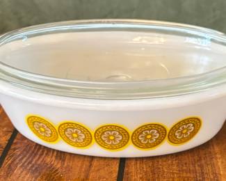 glassbake gold medallion bowl with lid
