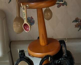 rooster measuring cups with stand