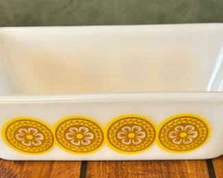 glassbake gold medallion baking dish