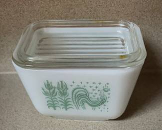 amish butterprint pyrex refrigerator container 