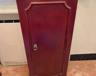 71A Jewelry Armoiremin