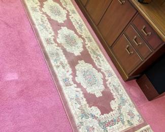 71 Carved Wool Floral Runner X4min