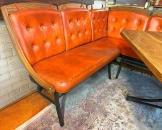 71A MCM Dining Set Detailmin