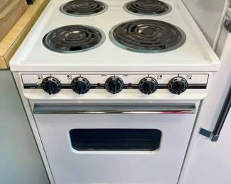 71 Vintage Kenmore Apt. Electric Ovenmin