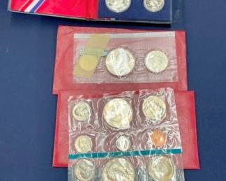 LOT BICENTENNIAL SILVER PROOF SET