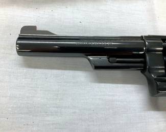 CLOSEUP S&W REVOLVING